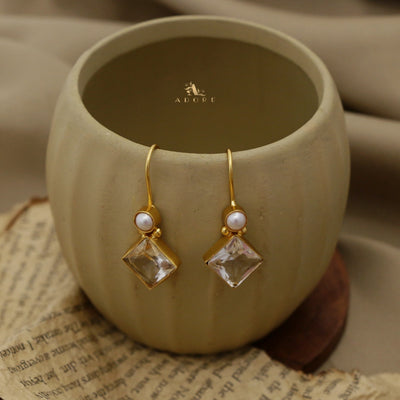 Fila Glossy Square With Pearl Earring