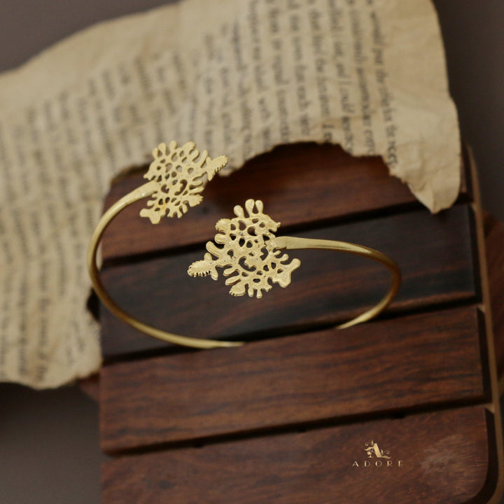 Akita Golden Rootsa Bangle