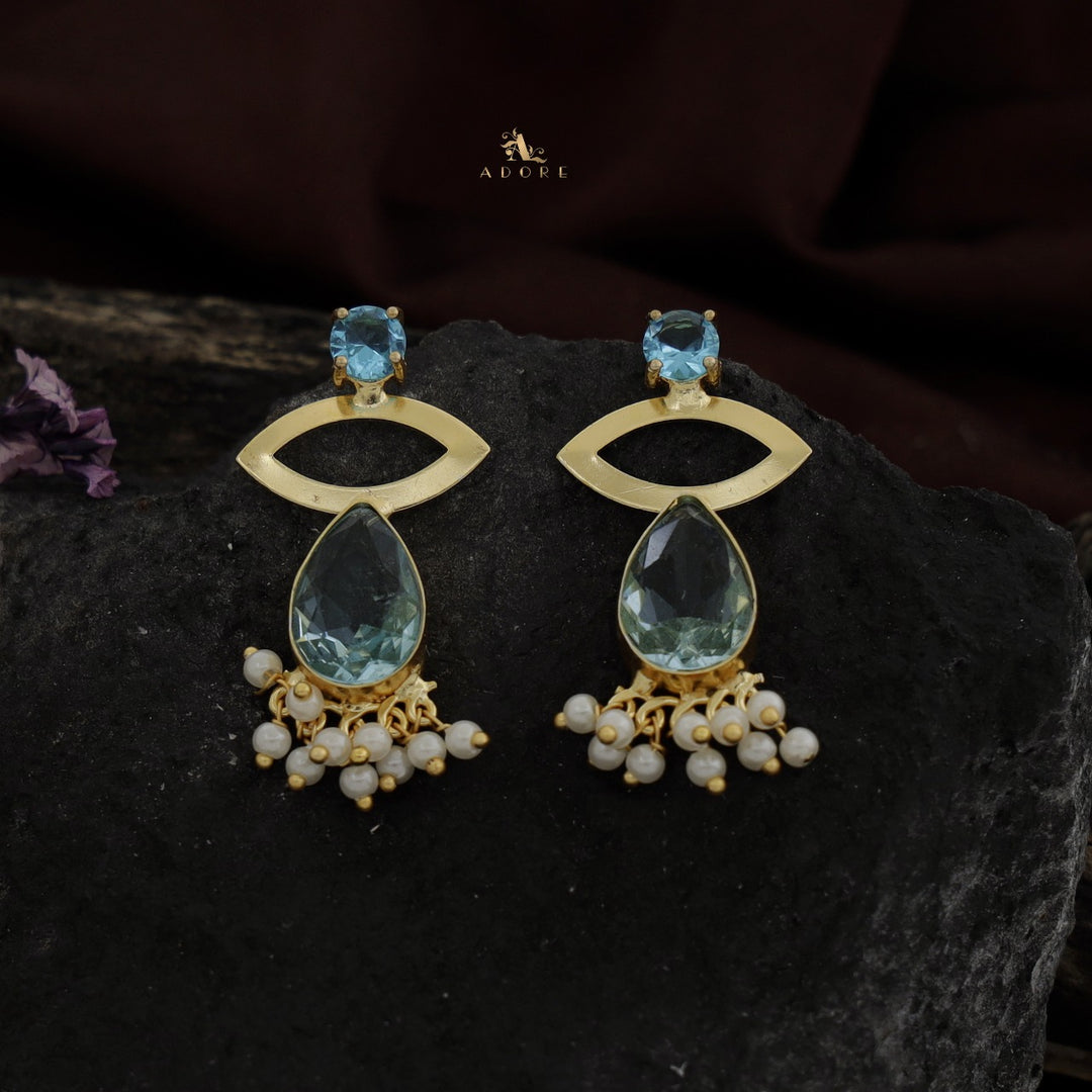 Melisandre Glossy Cluster Pearl Earring