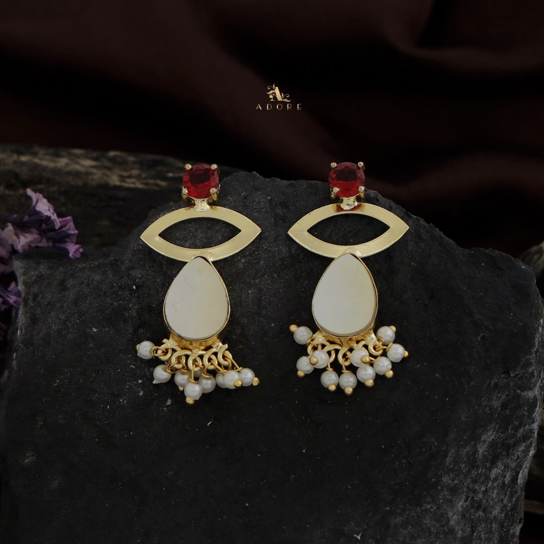 Melisandre Glossy Cluster Pearl Earring