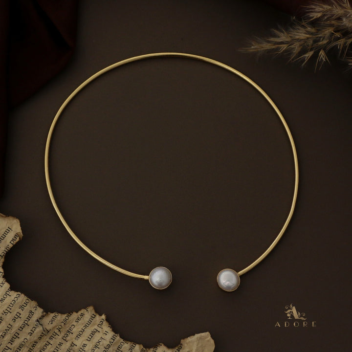 Front Open Golden Baroque Neck Cuff