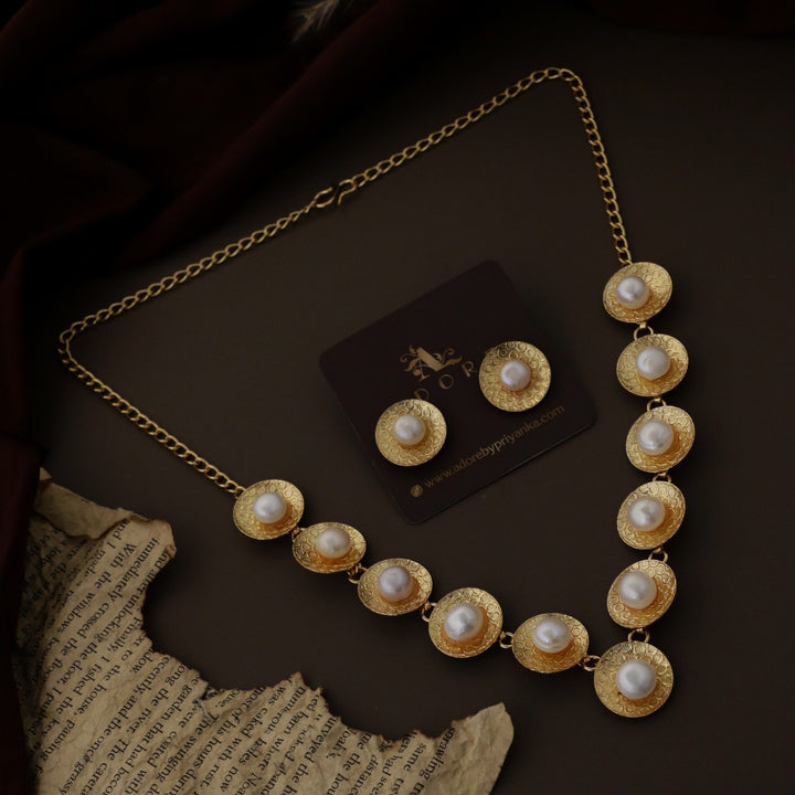 Niva Natural Pearl Neckpiece With Earring