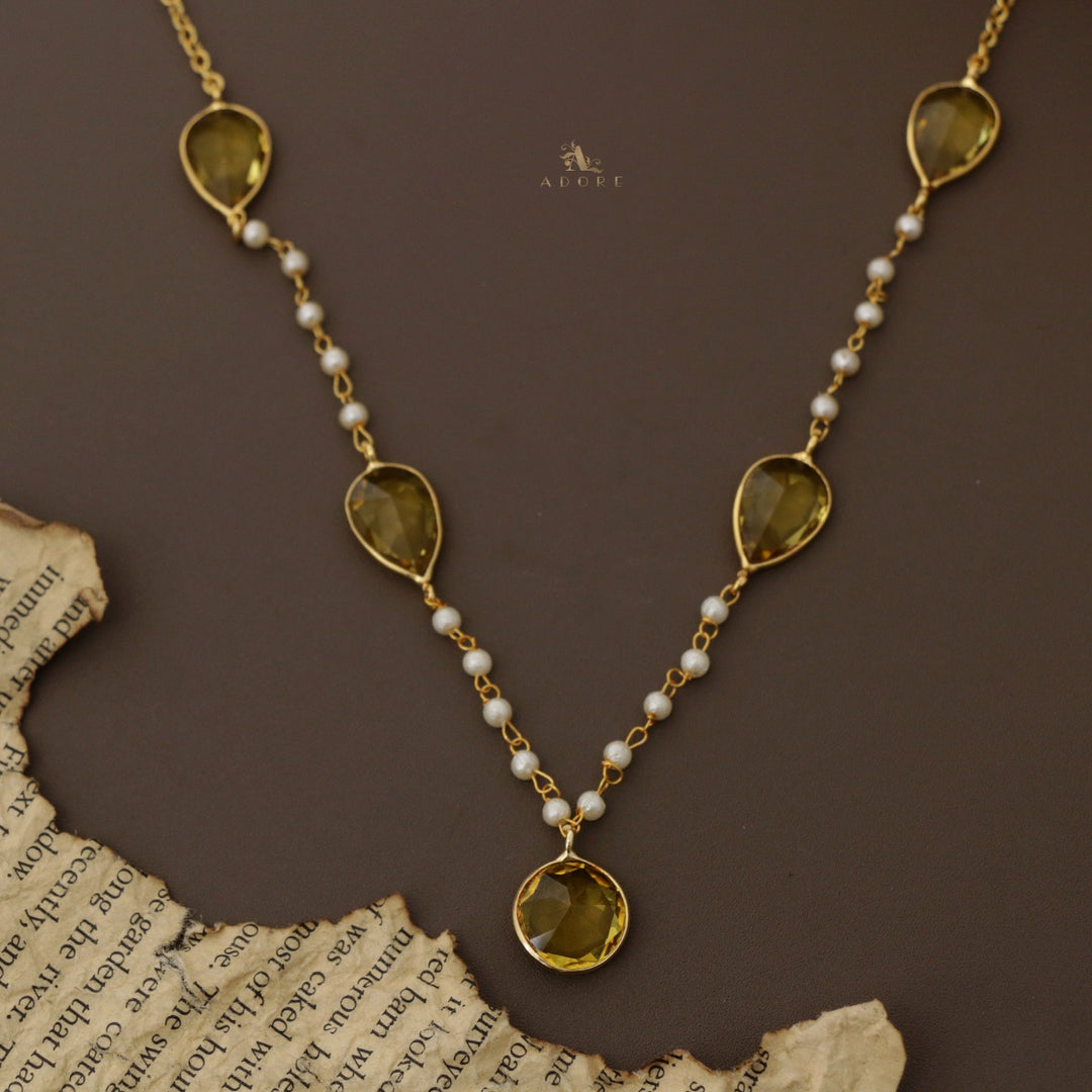 Daysha Glossy Pearl Neckpiece