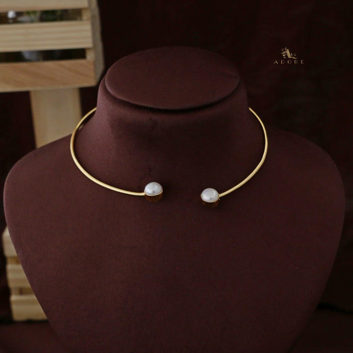 Front Open Golden Baroque Neck Cuff