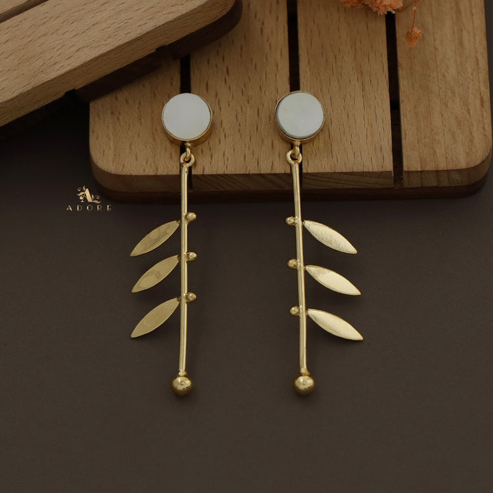 Glossy Audre Stick Leafy Earring