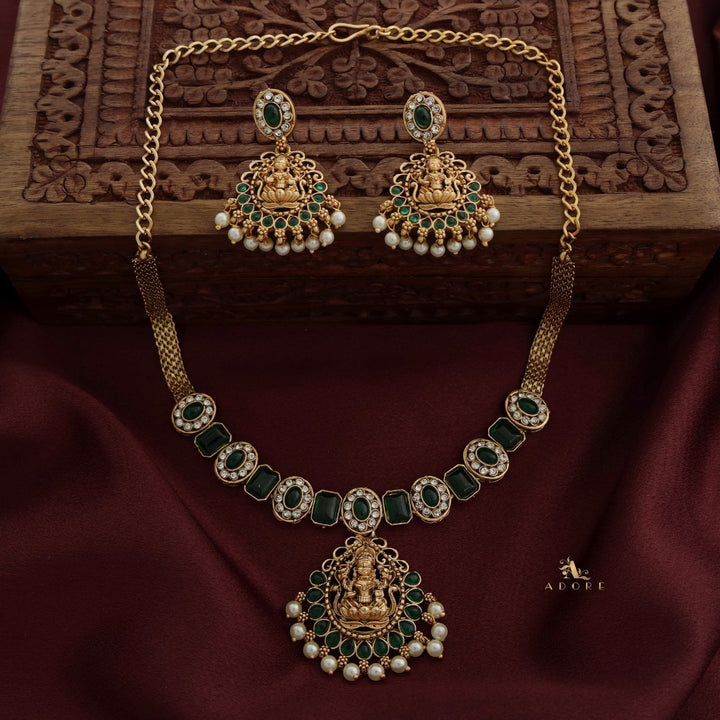 Aaditeya Pearl Neckpiece With Earring