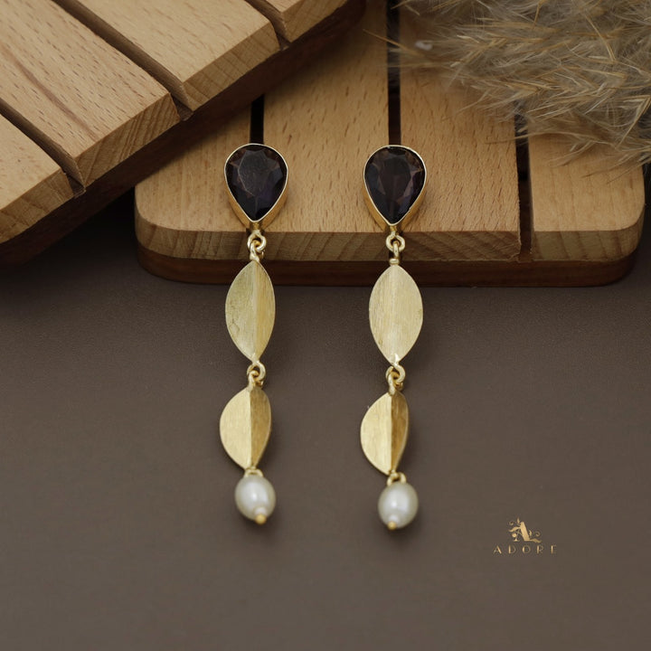 Mahlet Glossy Fold Leafy Pearl Earring