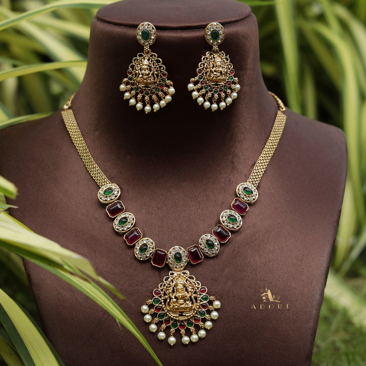 Aaditeya Pearl Neckpiece With Earring
