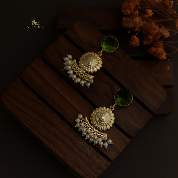 Kanako Glossy Flower Cluster Pearl Earring