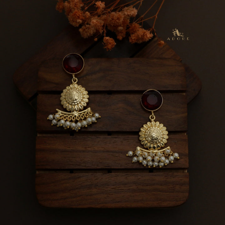 Kanako Glossy Flower Cluster Pearl Earring