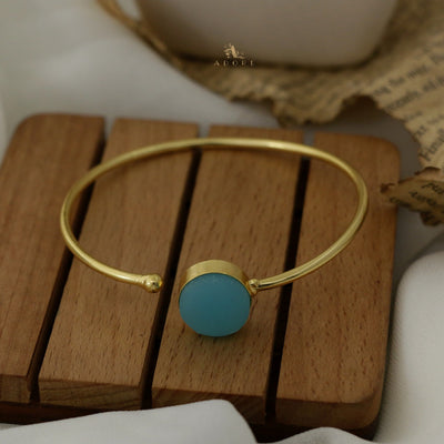 Ainoha Front Open Bangle