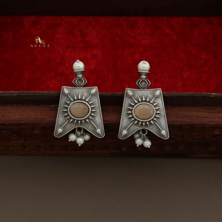 Dhruva Neckpiece With Earring