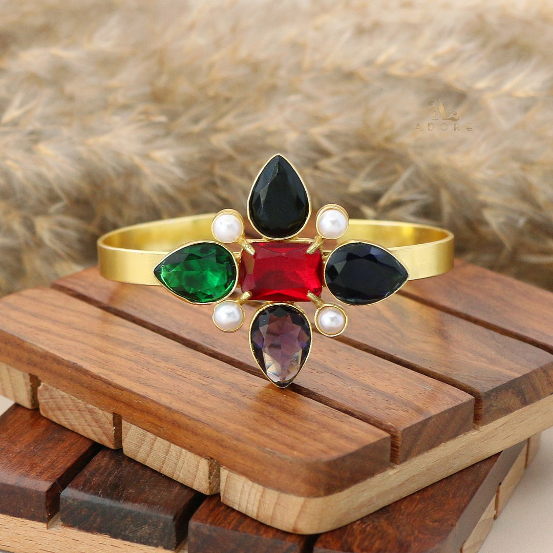 Glossy 4 Leafy Pearl Bangle