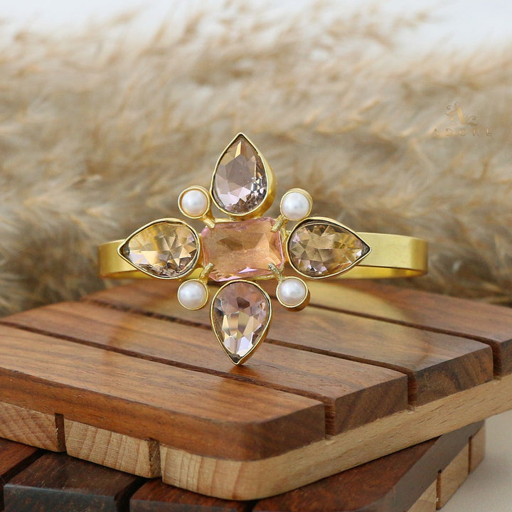 Glossy 4 Leafy Pearl Bangle