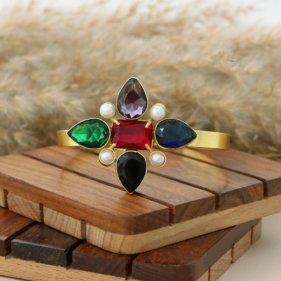 Glossy 4 Leafy Pearl Bangle