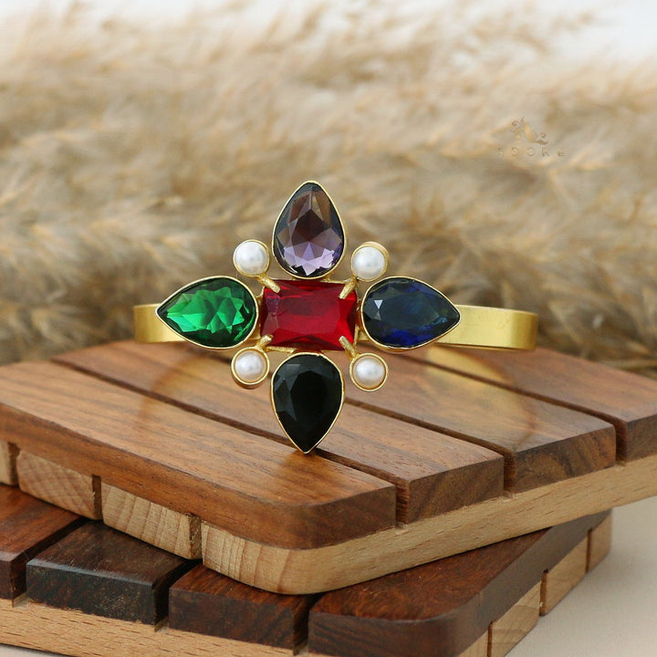 Glossy 4 Leafy Pearl Bangle