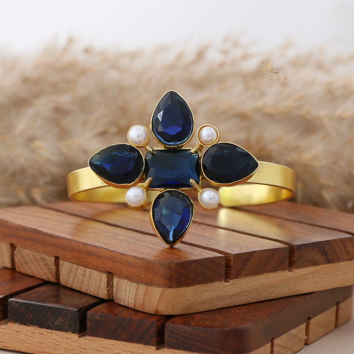 Glossy 4 Leafy Pearl Bangle