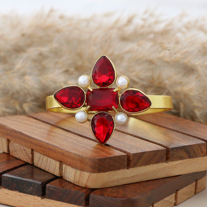 Glossy 4 Leafy Pearl Bangle