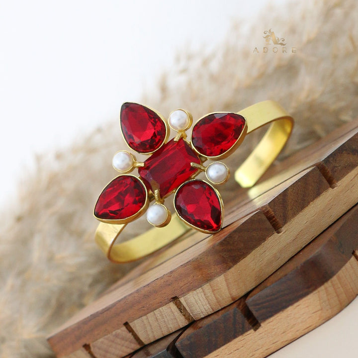 Glossy 4 Leafy Pearl Bangle