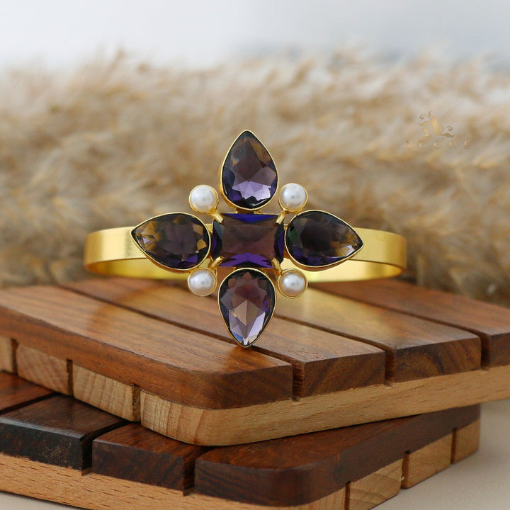 Glossy 4 Leafy Pearl Bangle