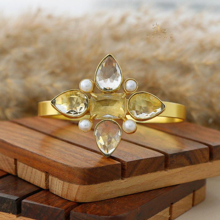 Glossy 4 Leafy Pearl Bangle
