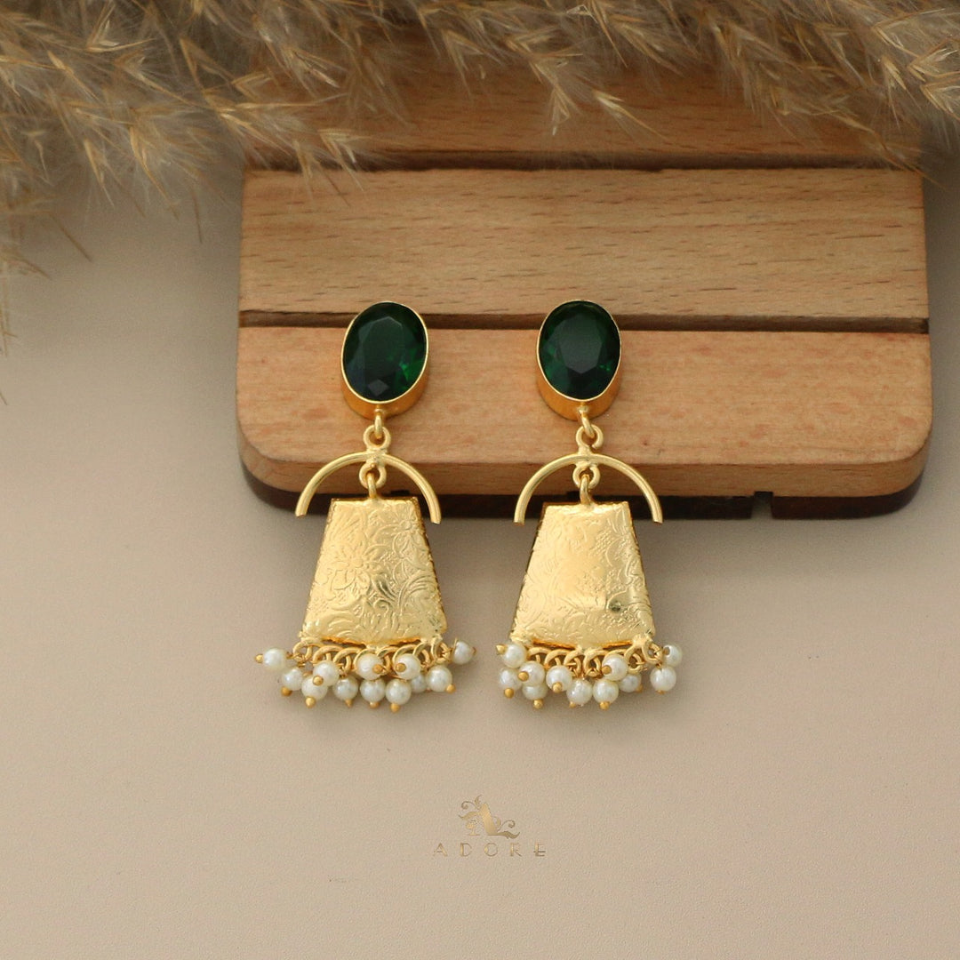 Golden Walda Oval Glossy Cluster Pearl Earring