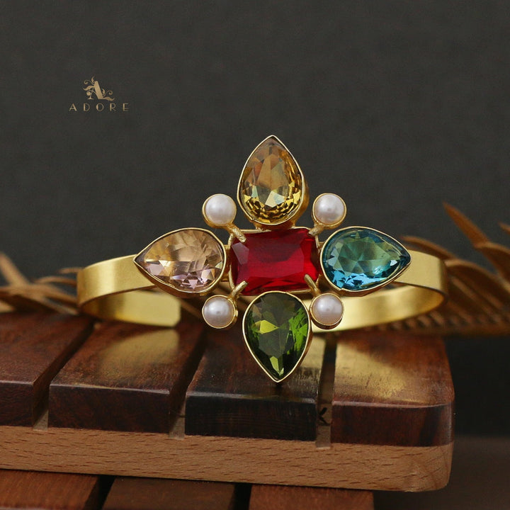 Glossy 4 Leafy Pearl Bangle