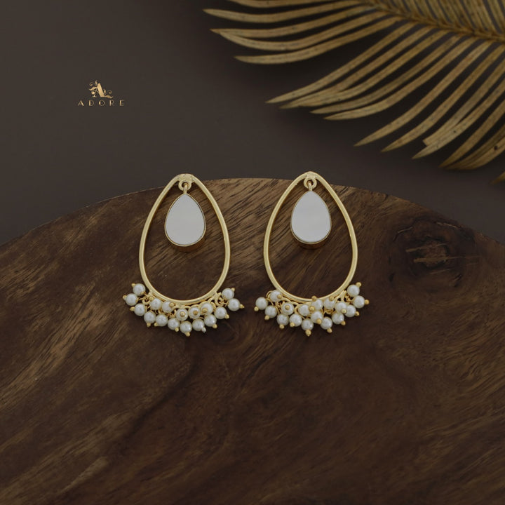 Besiana Drop Glossy Cluster Pearl Earring