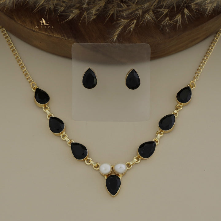Andaaz Drop Glossy Baroque Neckpiece With Stud