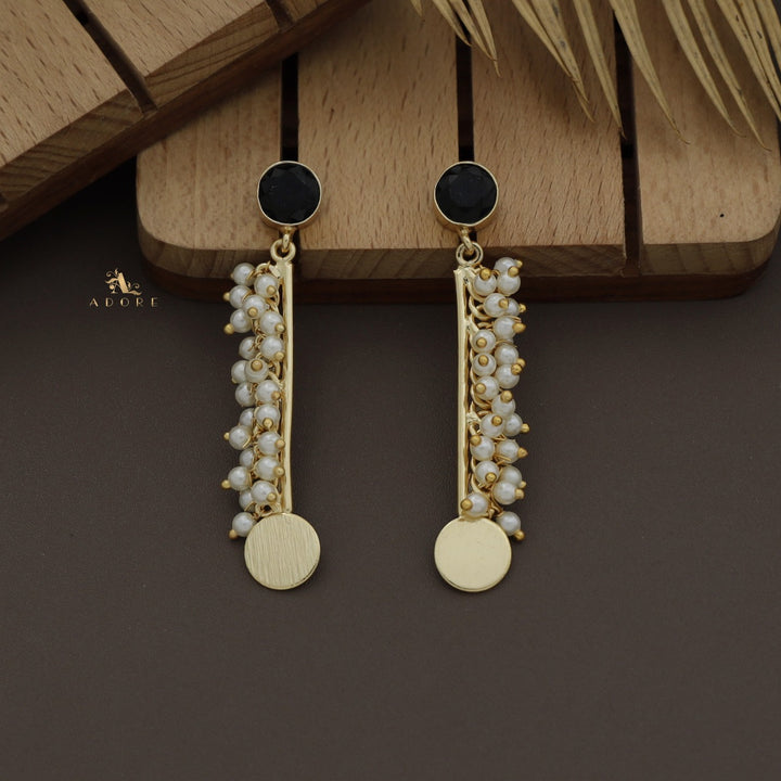 Noxa Cluster Pearl Glossy Earring