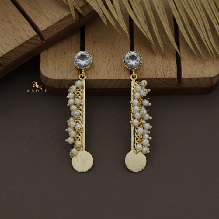 Noxa Cluster Pearl Glossy Earring