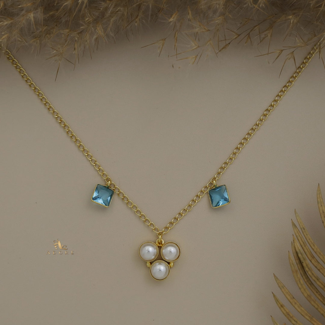 Orvay Tri Pearl Glossy Square Neckpiece