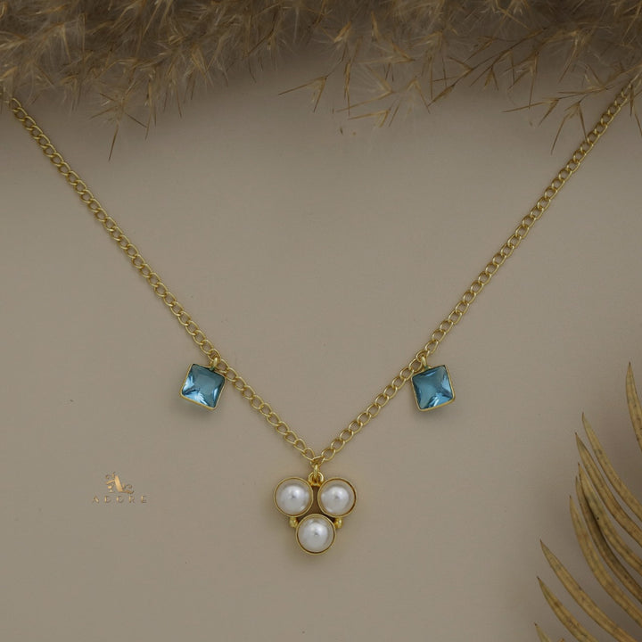 Orvay Tri Pearl Glossy Square Neckpiece