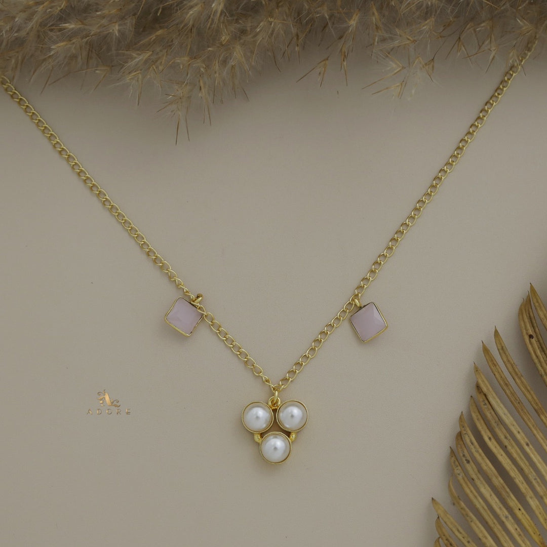 Orvay Tri Pearl Glossy Square Neckpiece