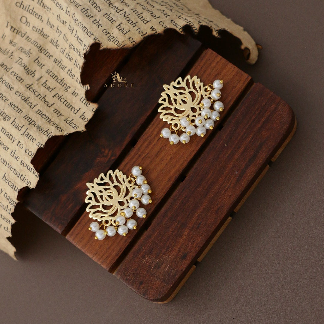Mini golden Lotus Pearl Earring