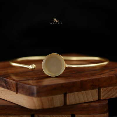 Ainoha Front Open Bangle
