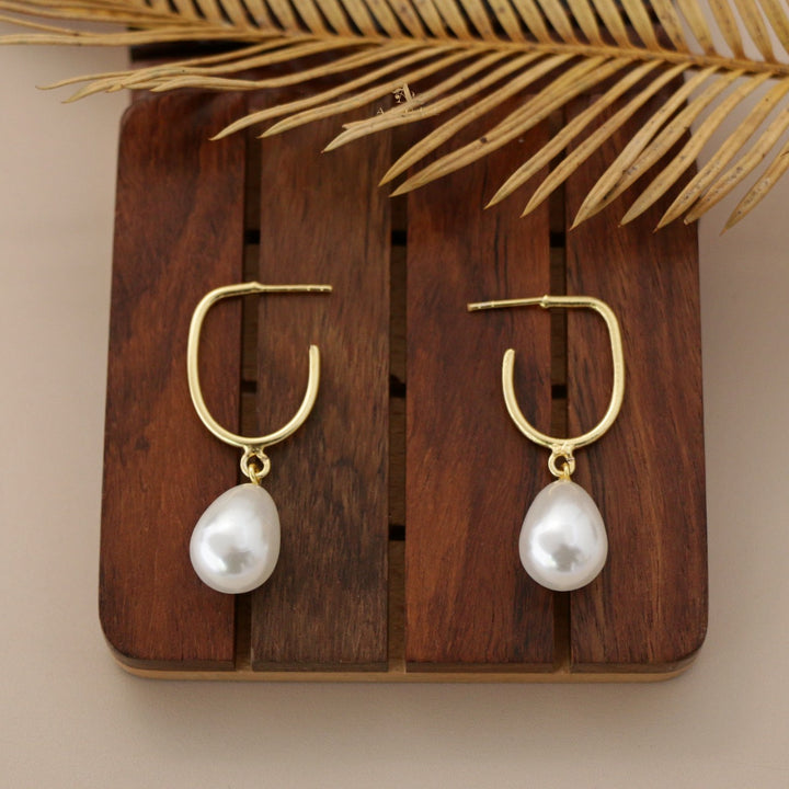 Golden Nawal J Pearl Earring