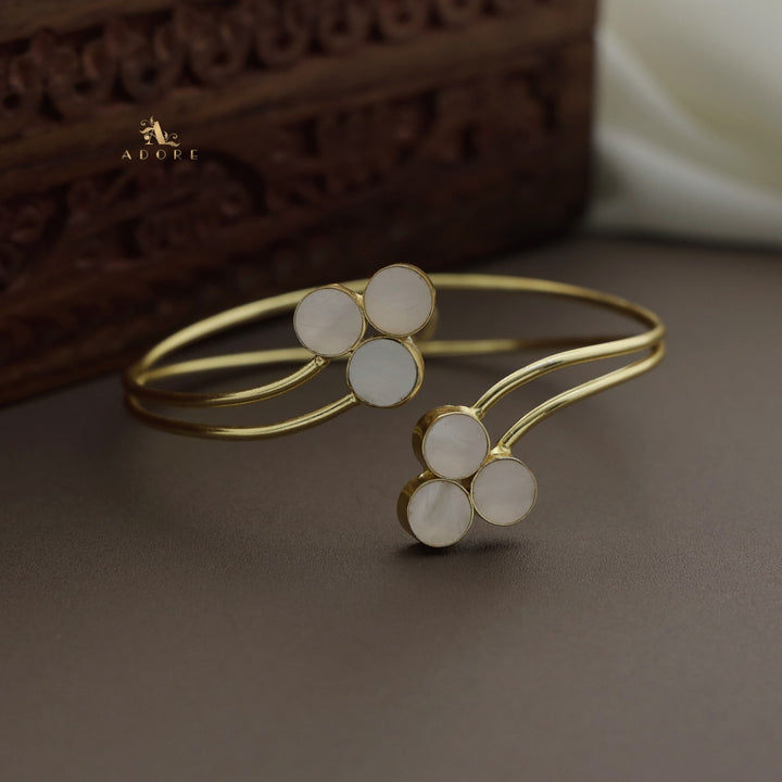 Timea 6 Round MOP Bangle