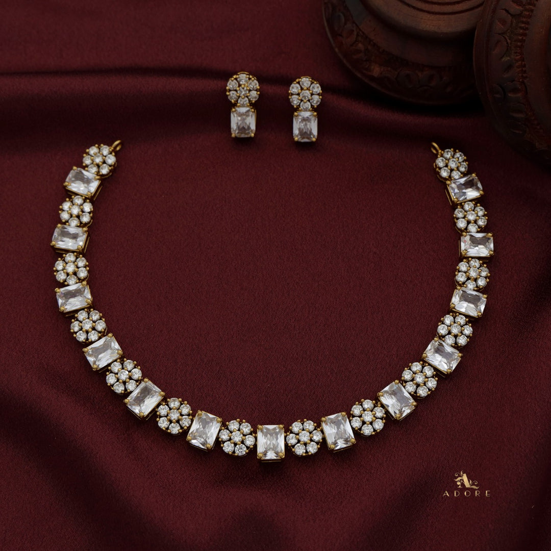 Rishabha Neckpiece With Earring