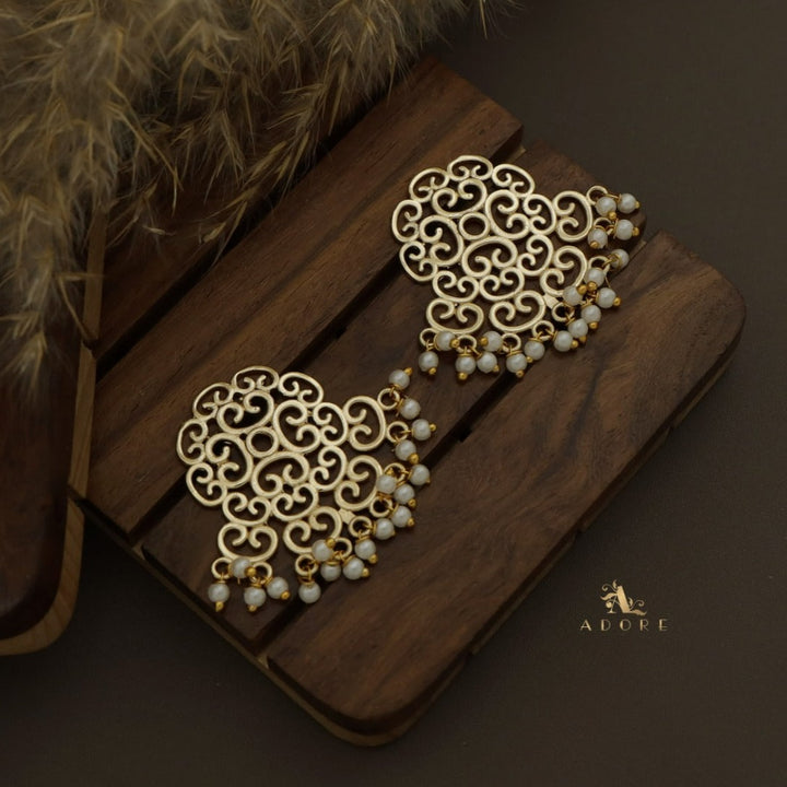 Golden Niralika Pearl Earring