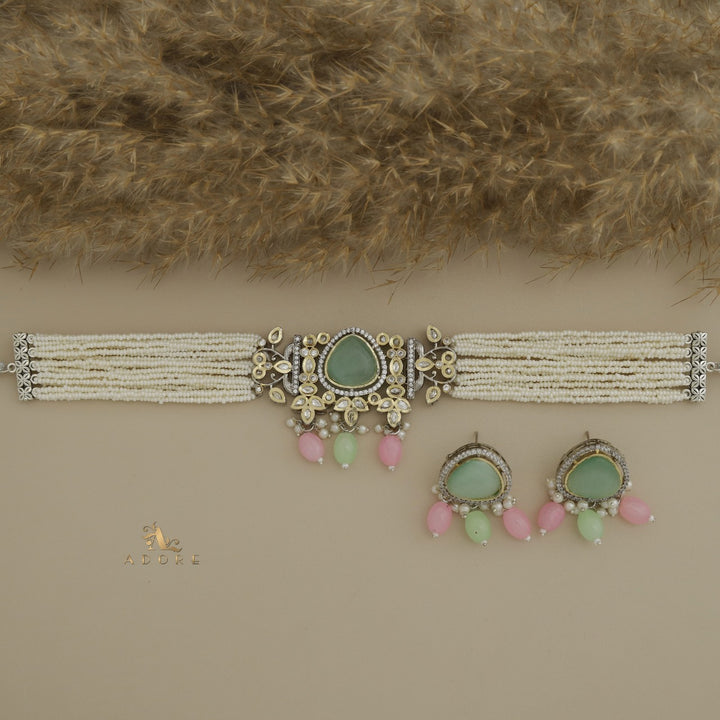 Heral Glossy Choker With Earring