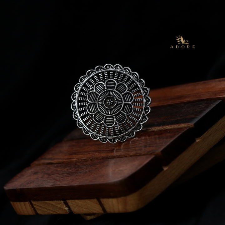 Silver Nelo Flower Ring