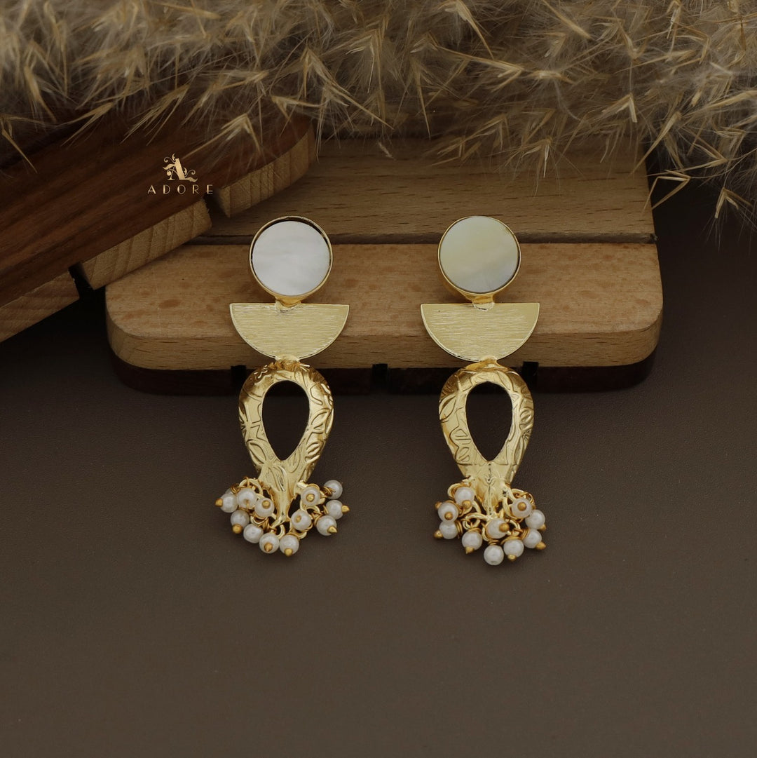 Mindra Round Glossy Cluster Pearl Earring