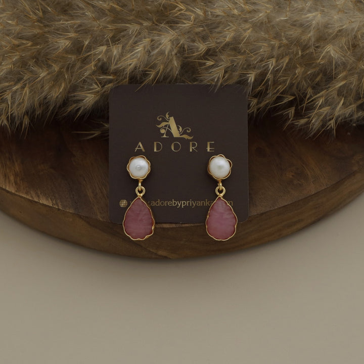 Tapsi 5 Carved Stone Neckpiece With Earring