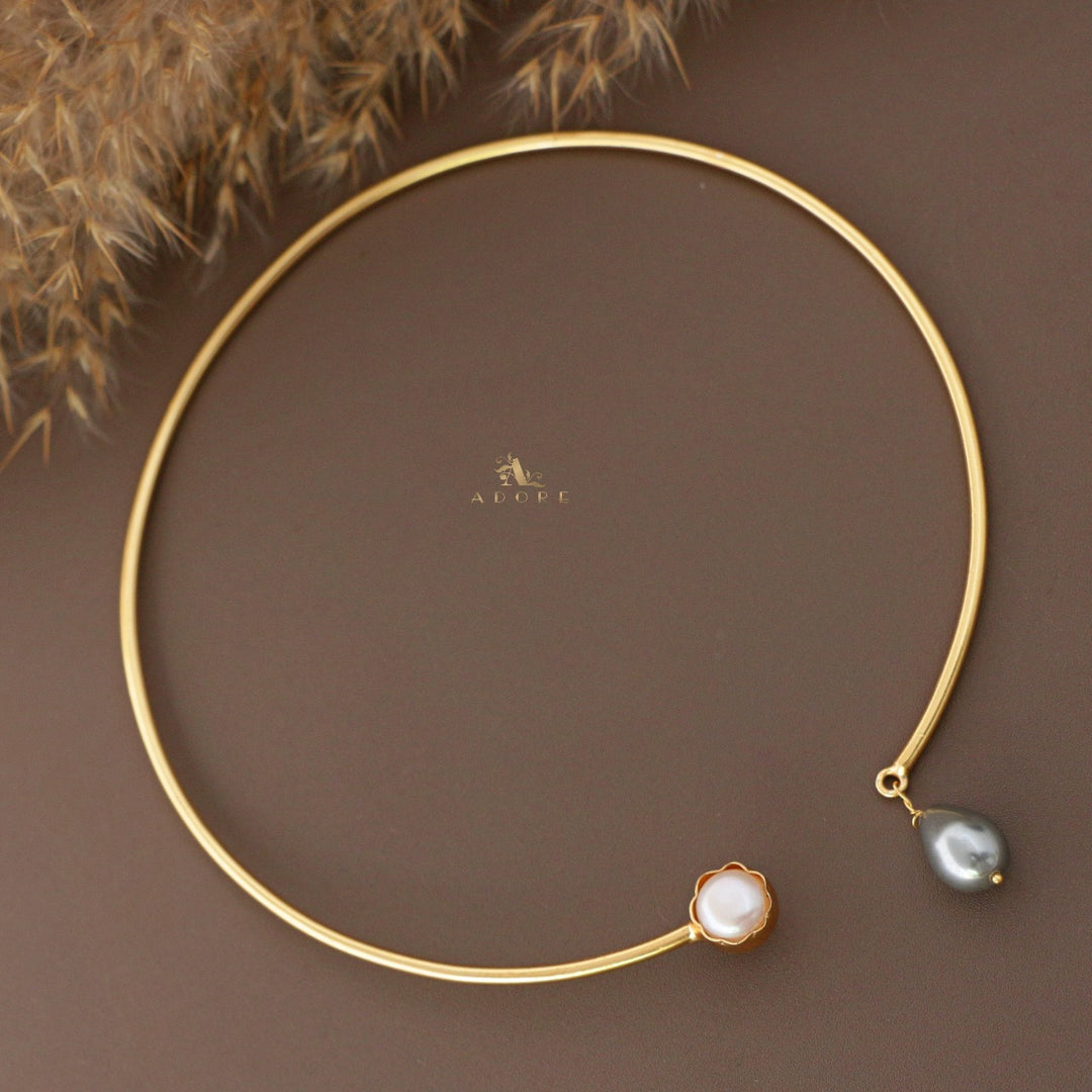 Lexa Pearly Neck Cuff