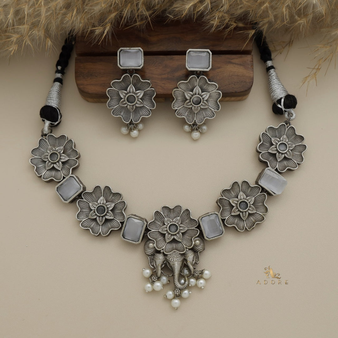 Hazzer Flower Neckpiece With Earring