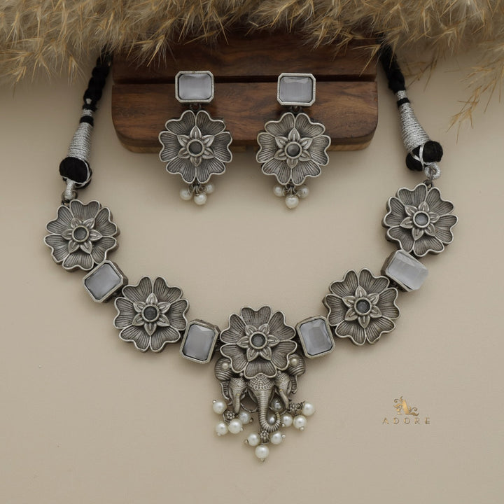 Hazzer Flower Neckpiece With Earring