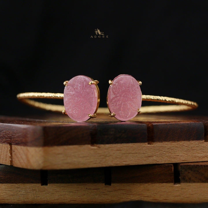 Textured Carved Leva Oval Bangle
