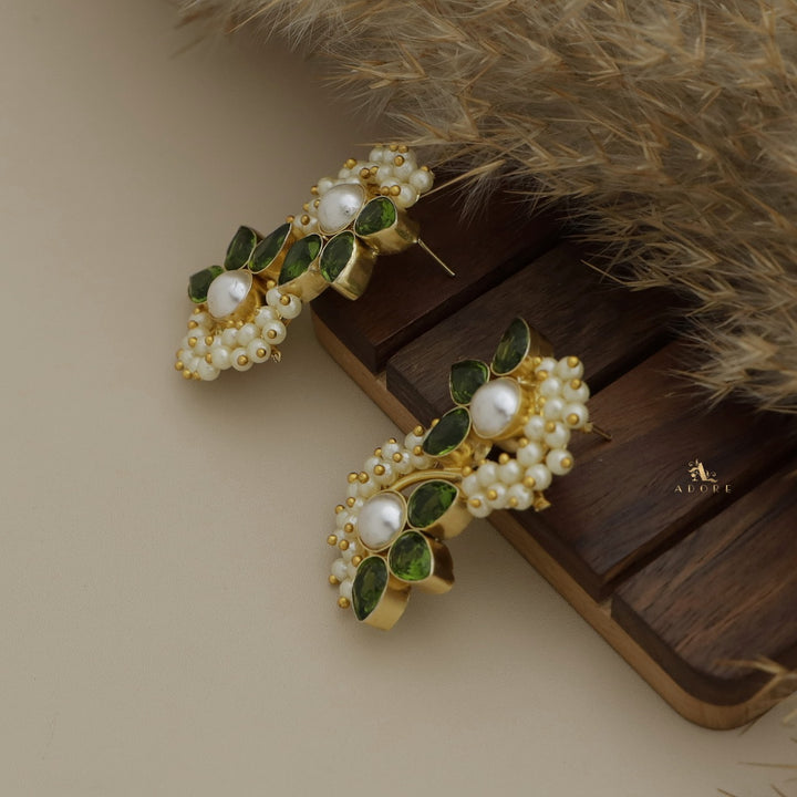 Glossy Flora Clustered Pearl Earring
