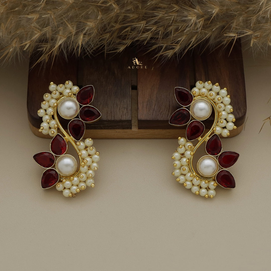 Glossy Flora Clustered Pearl Earring
